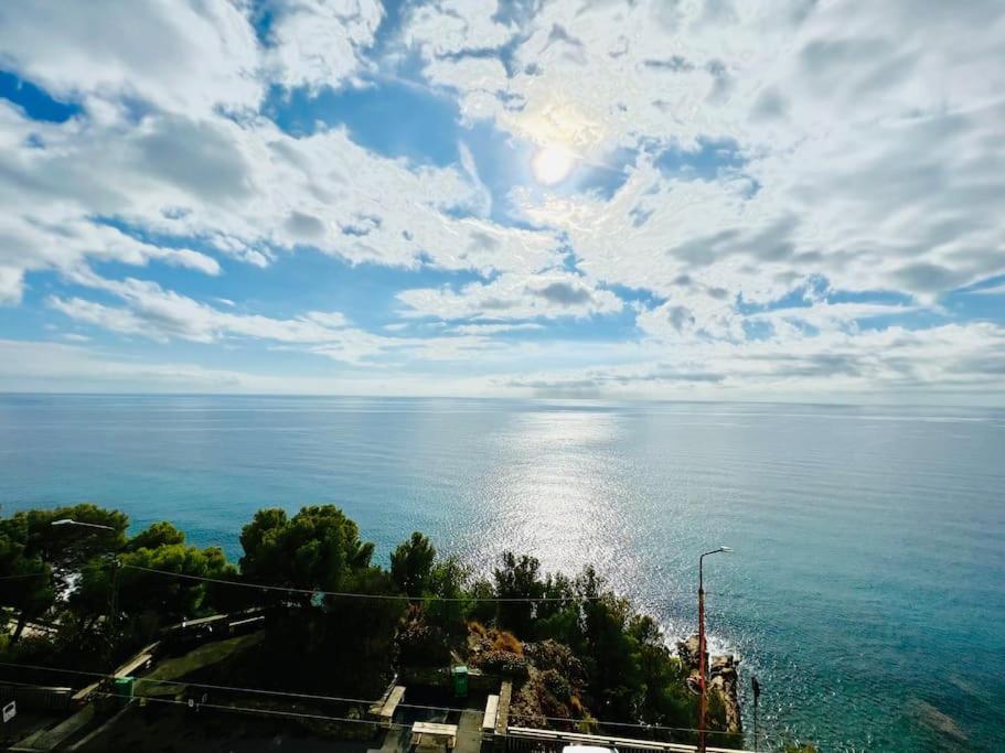Suite Sunset 21 - Fronte Mare Санремо Экстерьер фото