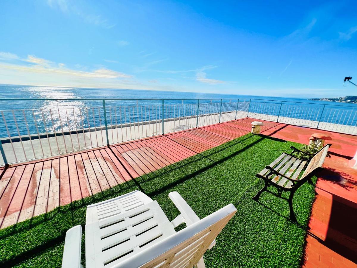 Suite Sunset 21 - Fronte Mare Санремо Экстерьер фото